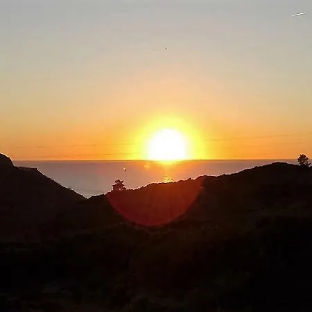 Casa De Ribeira & Surf Camp Ericeira
