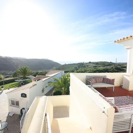 בית הארחה Casa De Ribeira & Surf Camp אריסרייה