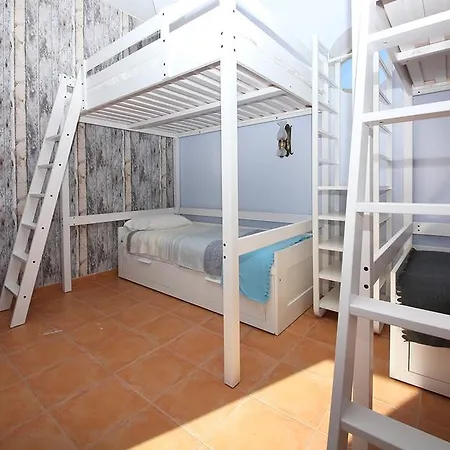 Casa De Ribeira & Surf Camp *